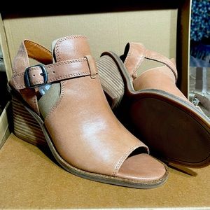 Lucky Brand Leather Slingback Sandals